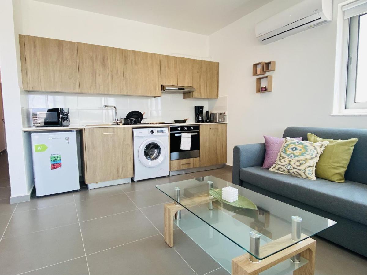 Silver Line 1-Bedroom Apartment In ลาร์นาคา ภายนอก รูปภาพ