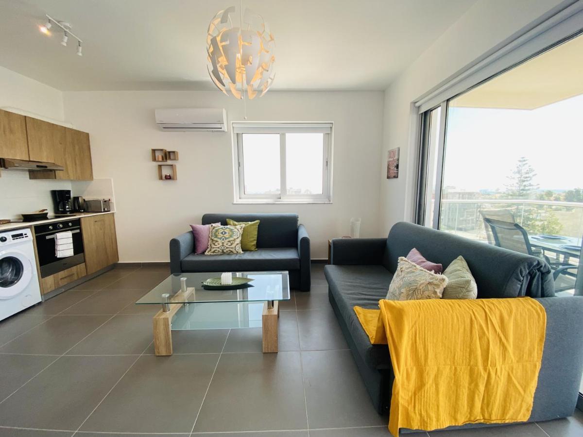 Silver Line 1-Bedroom Apartment In ลาร์นาคา ภายนอก รูปภาพ